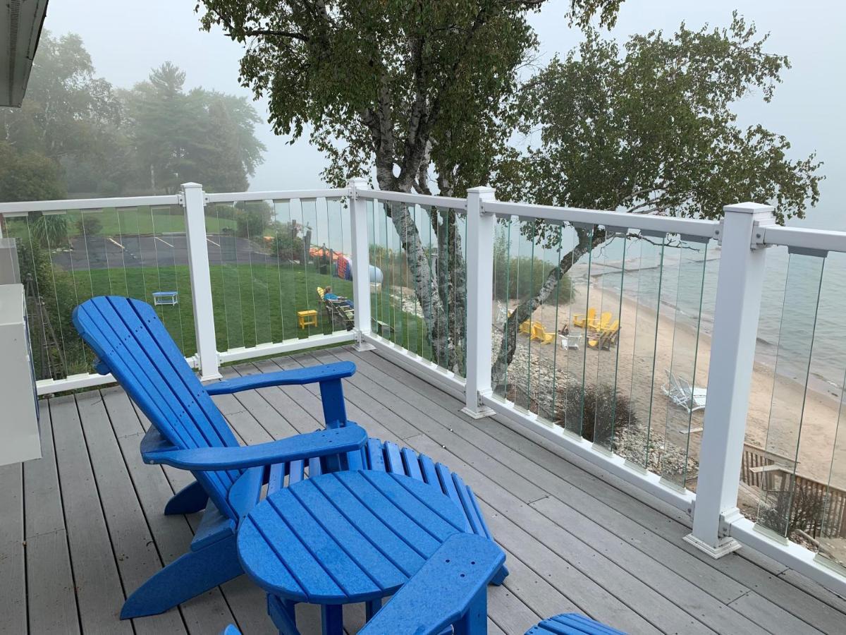Beachfront Inn Baileys Harbor Exterior photo